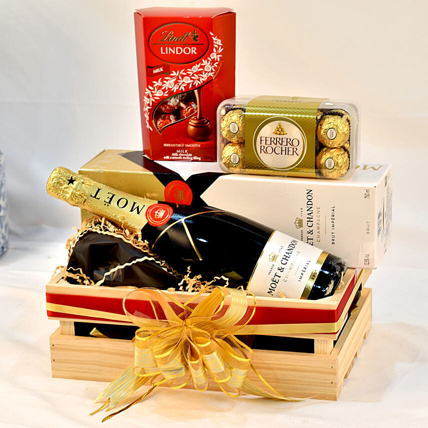 Champagne N Praline Treat Hamper