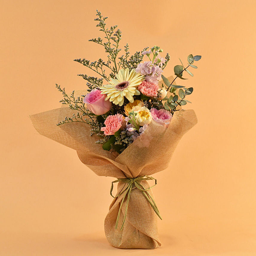 Pleasing Mixed Flowers Hand Bouquet