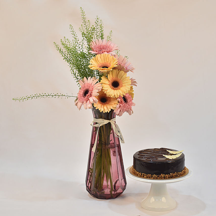 Magical Arrangement With Chocolate Cake