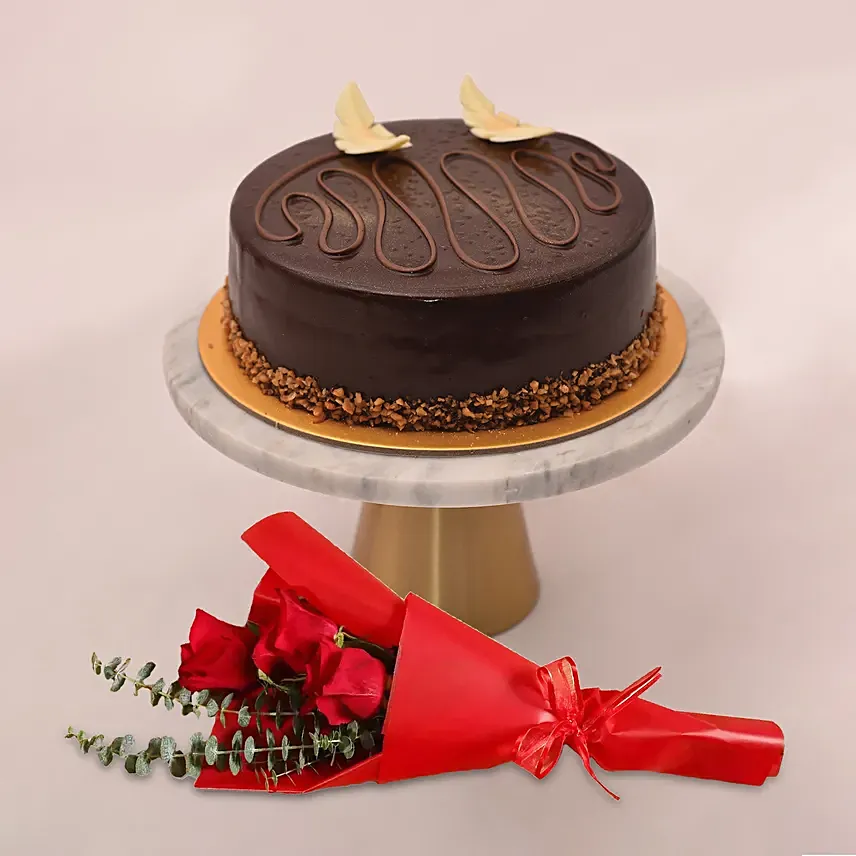 Chocolate Cake With 3 Red Roses Bouquet