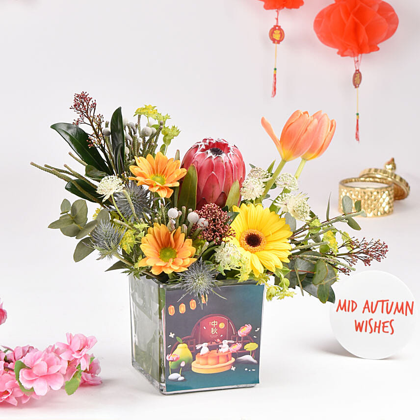 Happy Mid Autumn Festival Flowers with Moon Cakes Delivery in Singapore