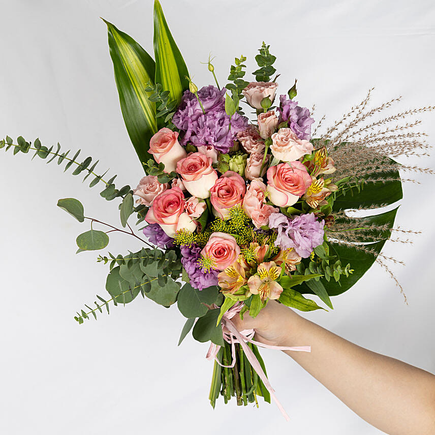 Nestled Flowers Bouquet Delivery in Singapore - FNP SG
