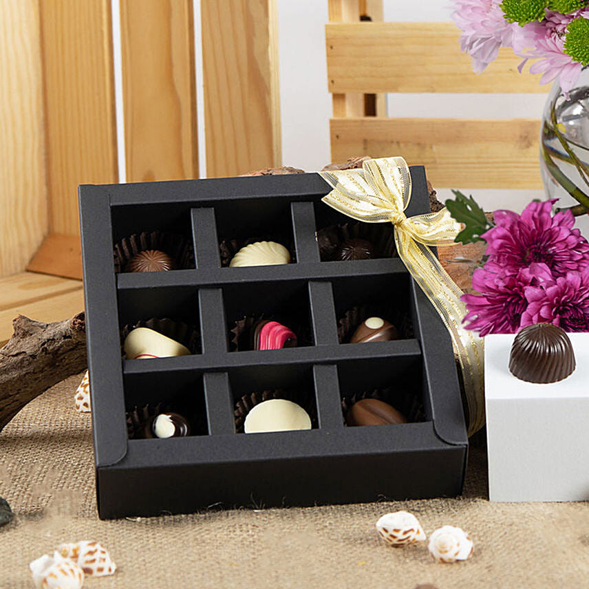 Chrysanthemum Flowers with Chocolates Delivery in Singapore FNP SG