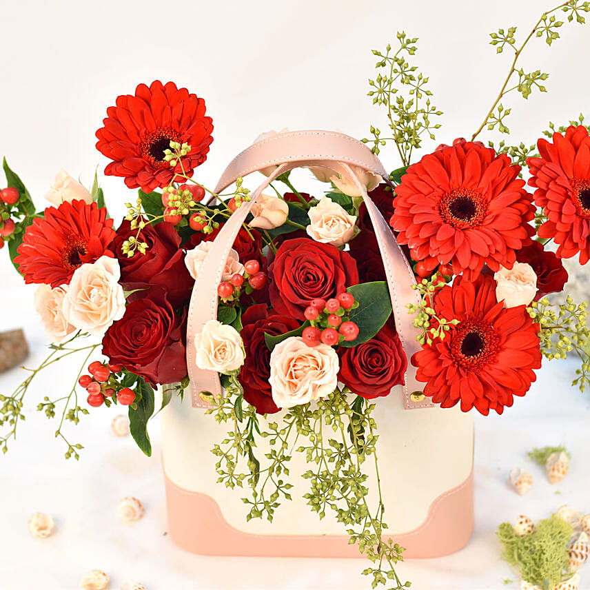 Ravishing Romance Blossom Arrangement Delivery in Singapore - FNP SG