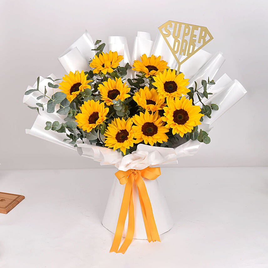 Beautiful Sunflower Hand Bouquet for Fathers Day