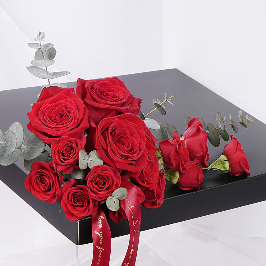 Valentines Roses and Cake Box Delivery in Singapore - FNP SG