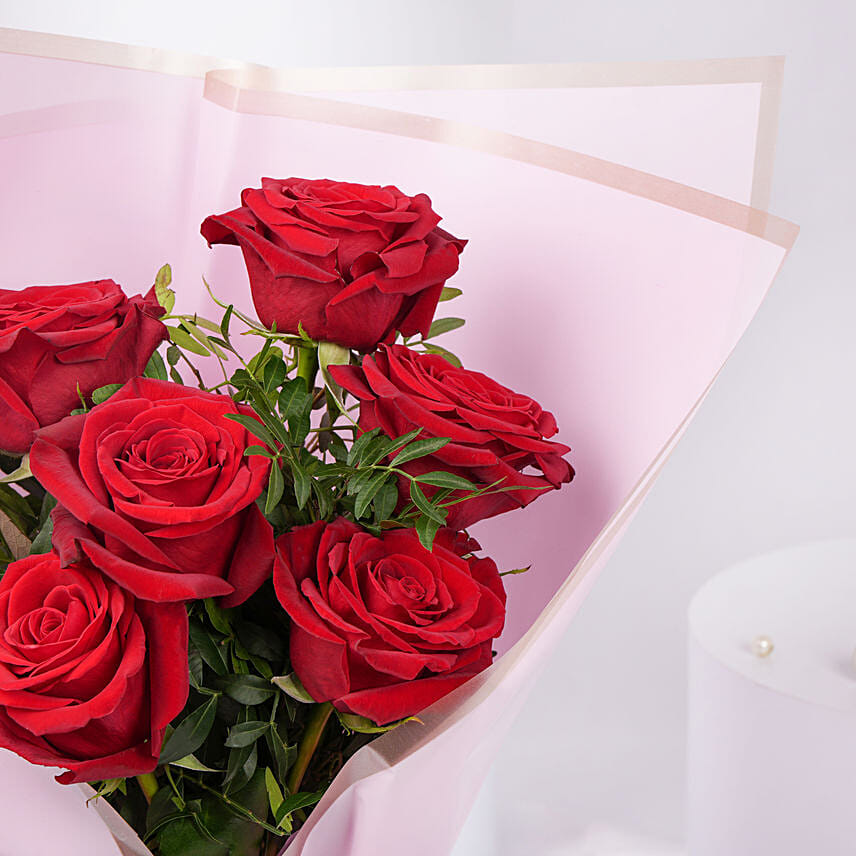 6 Beautiful Red Rose Bouquet Delivery in Singapore - FNP SG
