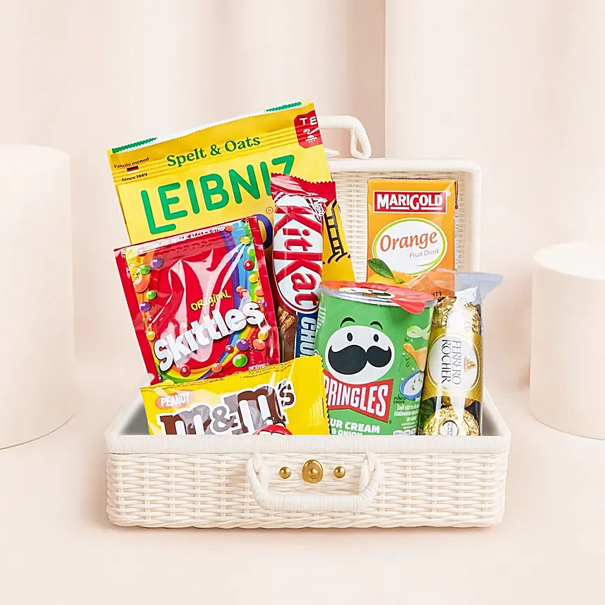 Chocolates Collection Gift Tray: Chocolate Hampers