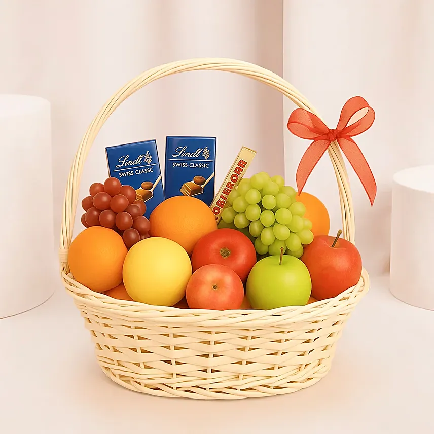Delicious Fruitful Hamper: Basket Arrangements 