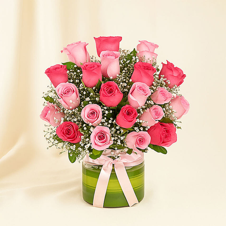 Beautiful Pink Roses Glass Vase Arrangement: Gifts for Mom