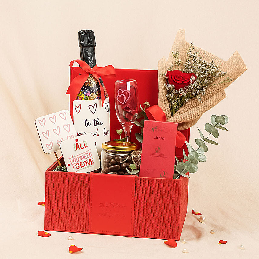 Red Romance Luxury Hamper: Chinese Valentine's Day Hampers (Qixi Festival)