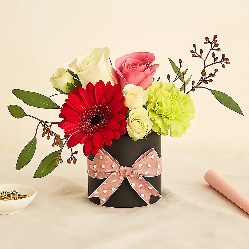 Stunning Floral Arrangement: Flowers in a Box