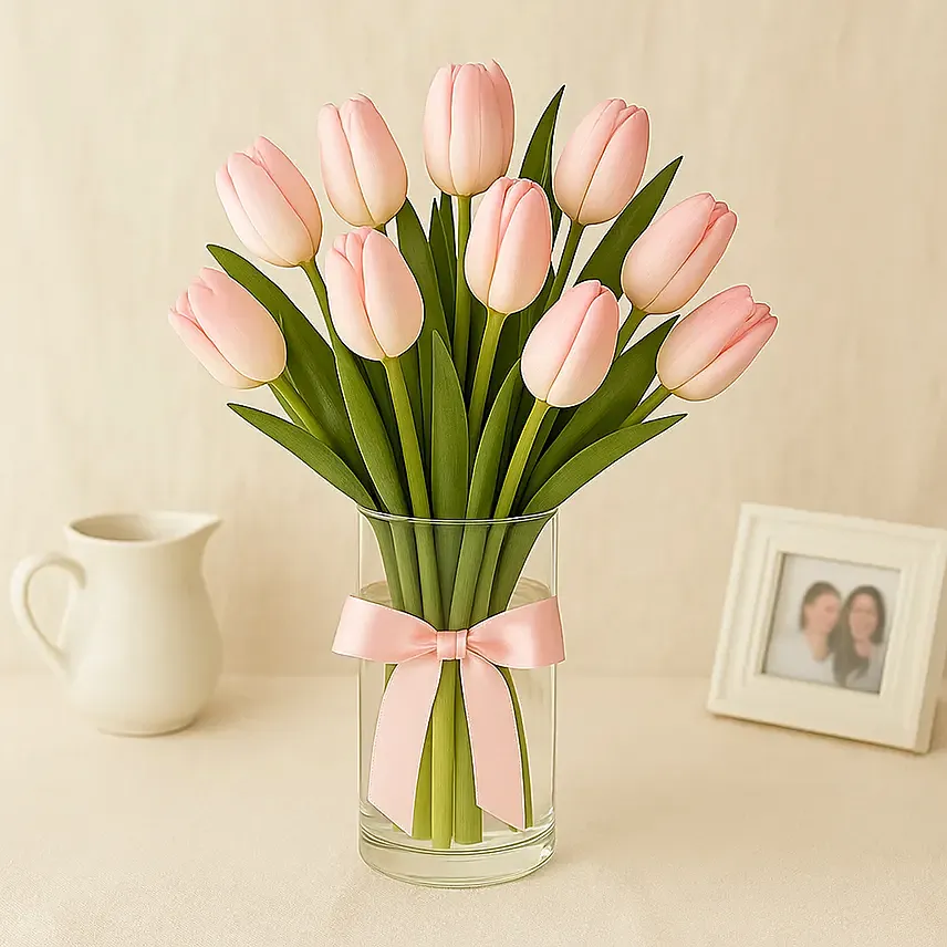 10 Tulips In a Vase: 
