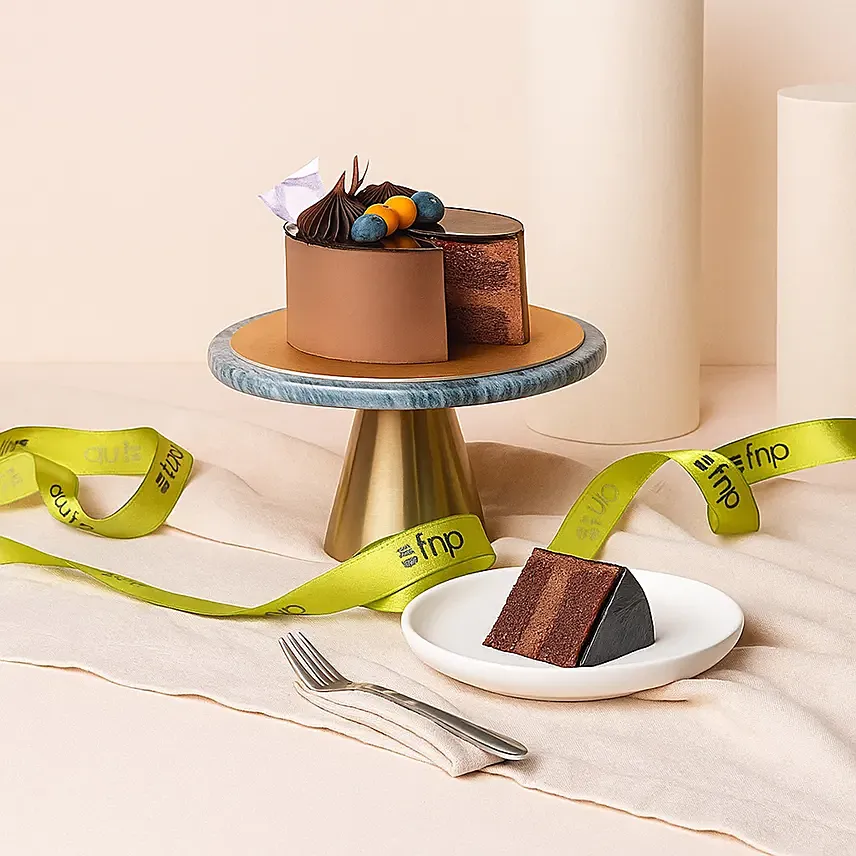 Flavourful Chocolate Cake: Gifts for Husband