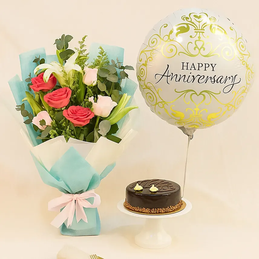 Mesmerizing Roses With Anniversary Balloon & Cake: Flowers And Cake For Anniversary