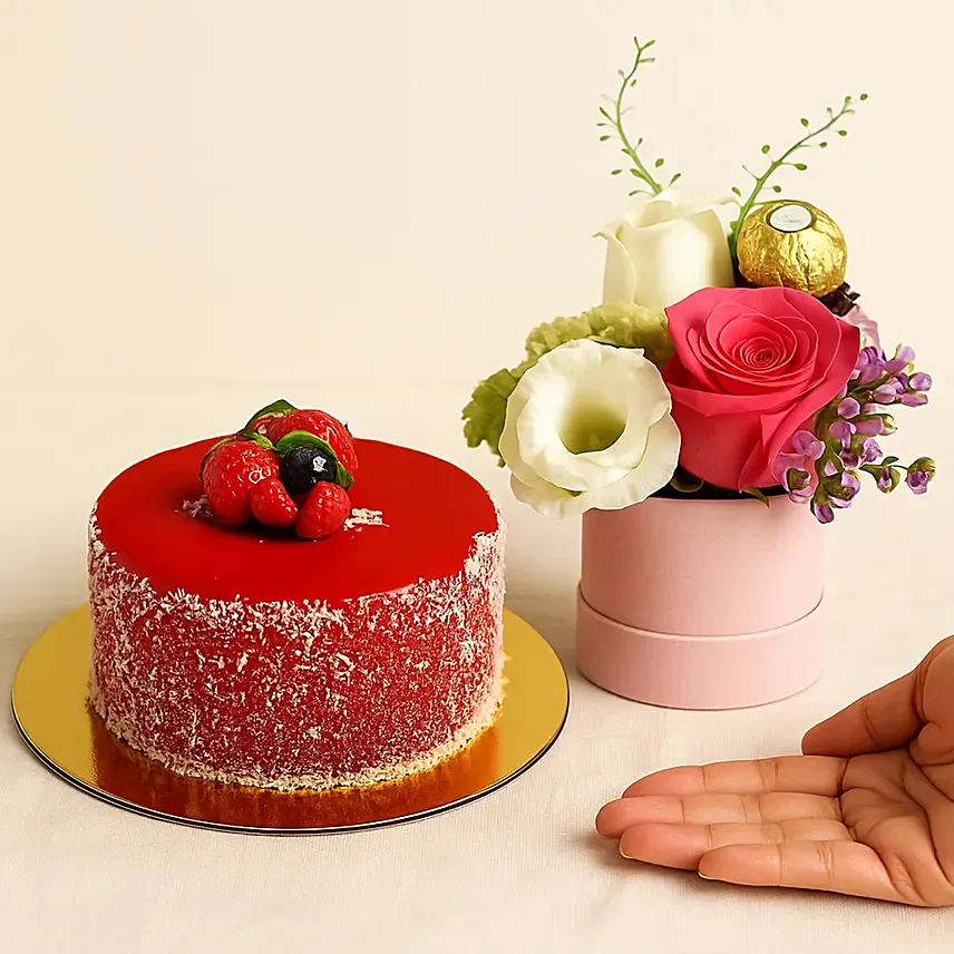 Roses Box With Mini Mousse Cake Roses Box With Mini Mousse Cake: Flowers in a Box