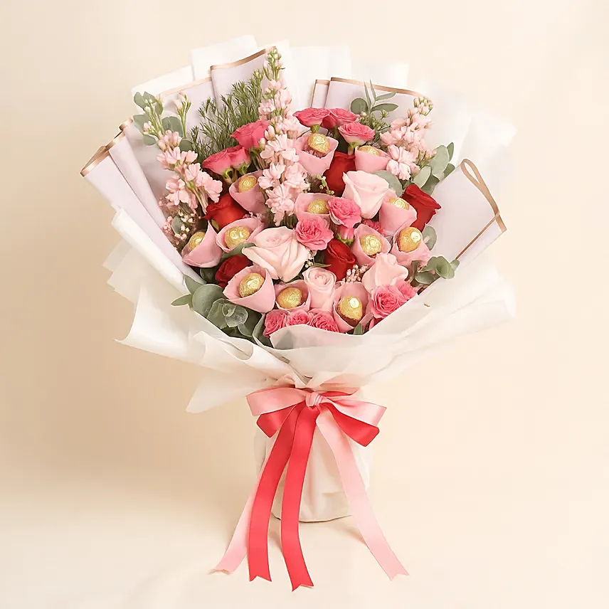 Luxury Mixed Roses & Chocolates Gift Bouquet Luxury Mixed Roses & Chocolates Gift Bouquet: New Year Flowers