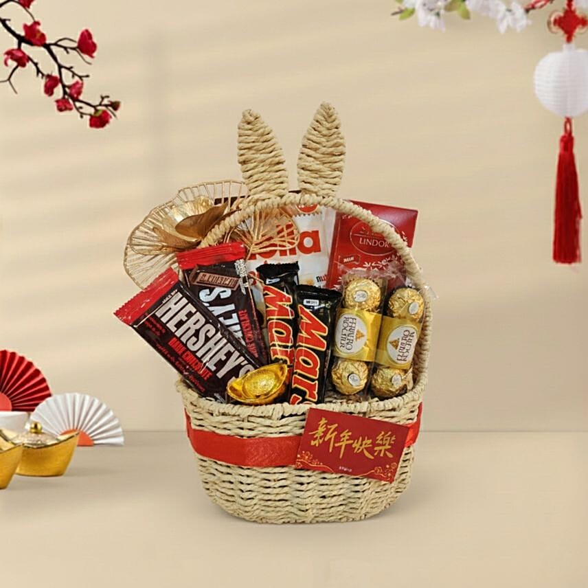 Sweet Treat Basket: CNY Hampers Singapore