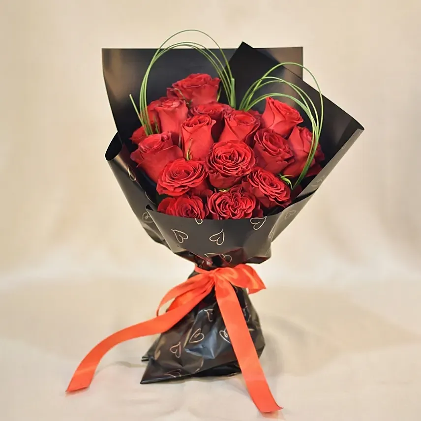 15 Red Roses Bouquet for Valentines: 