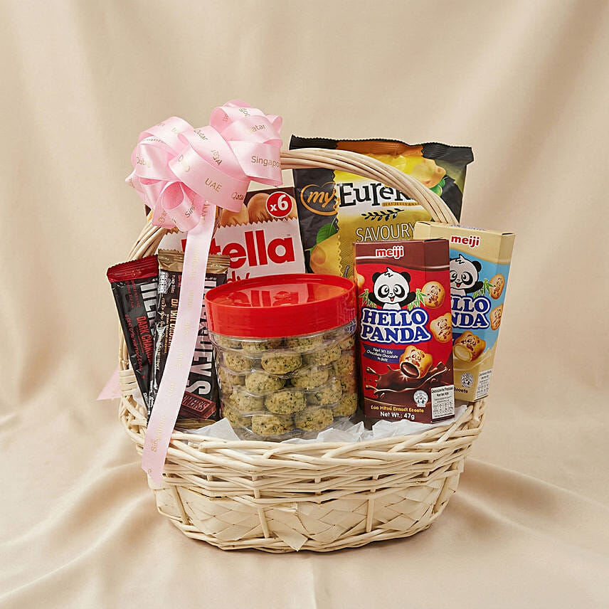 Gourmet Sweet & Savoury Snack Celebration Hamper: Sweets 