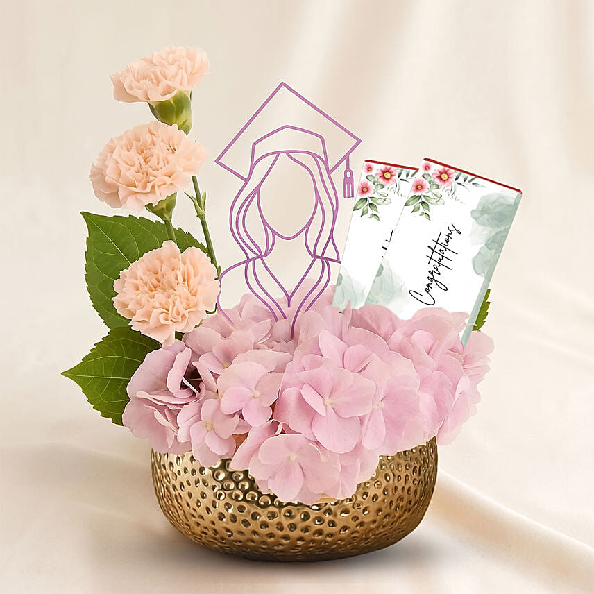 Graduation Floral Arrangement For Her: Graduation Hampers