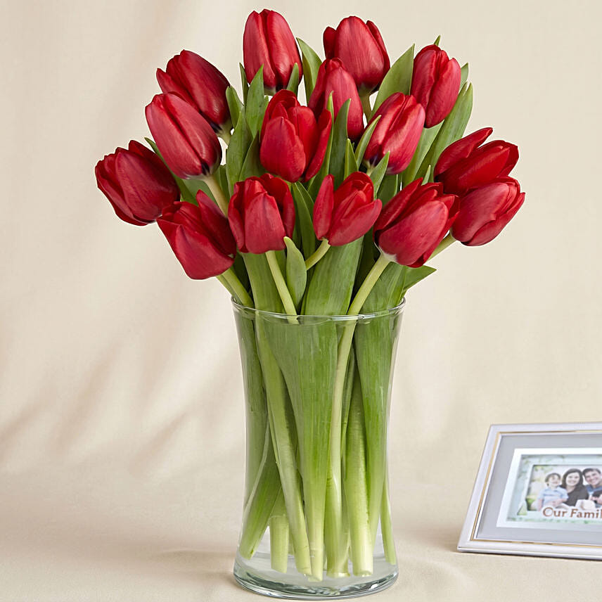 20 Red Tulip Arrangement: Table Flowers