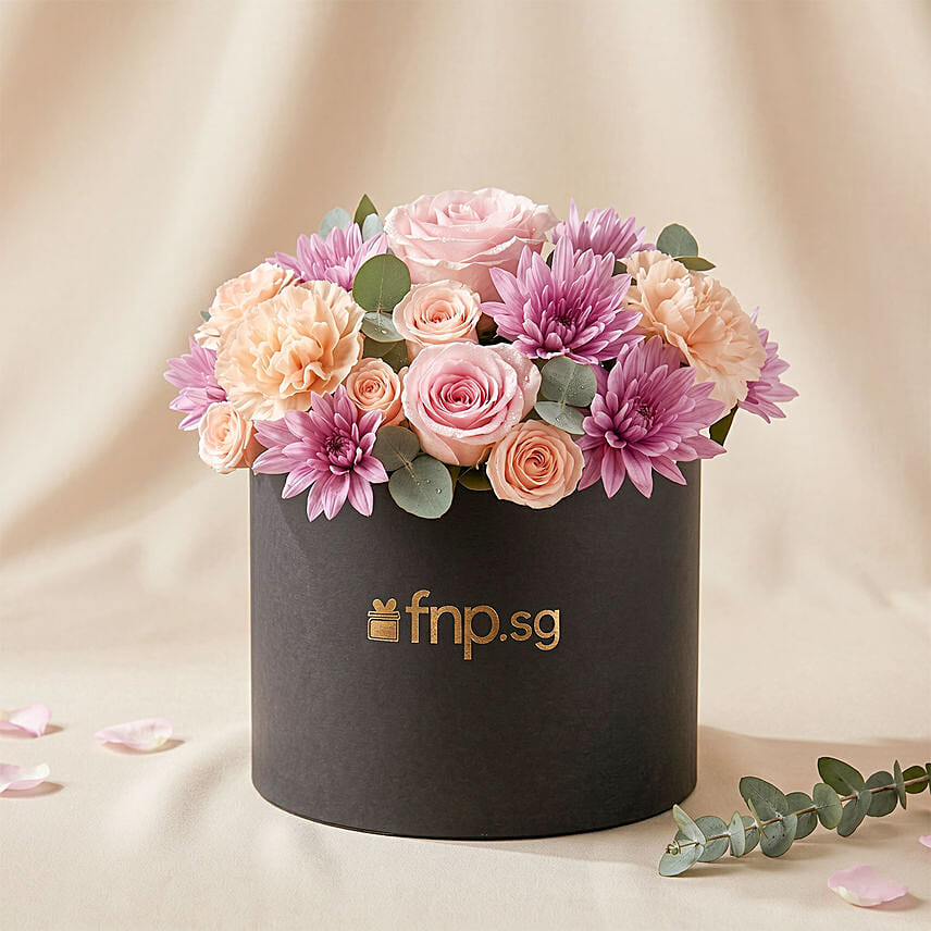 Elegant Flower Arrangement in a Black Box: Anniversary Gifts