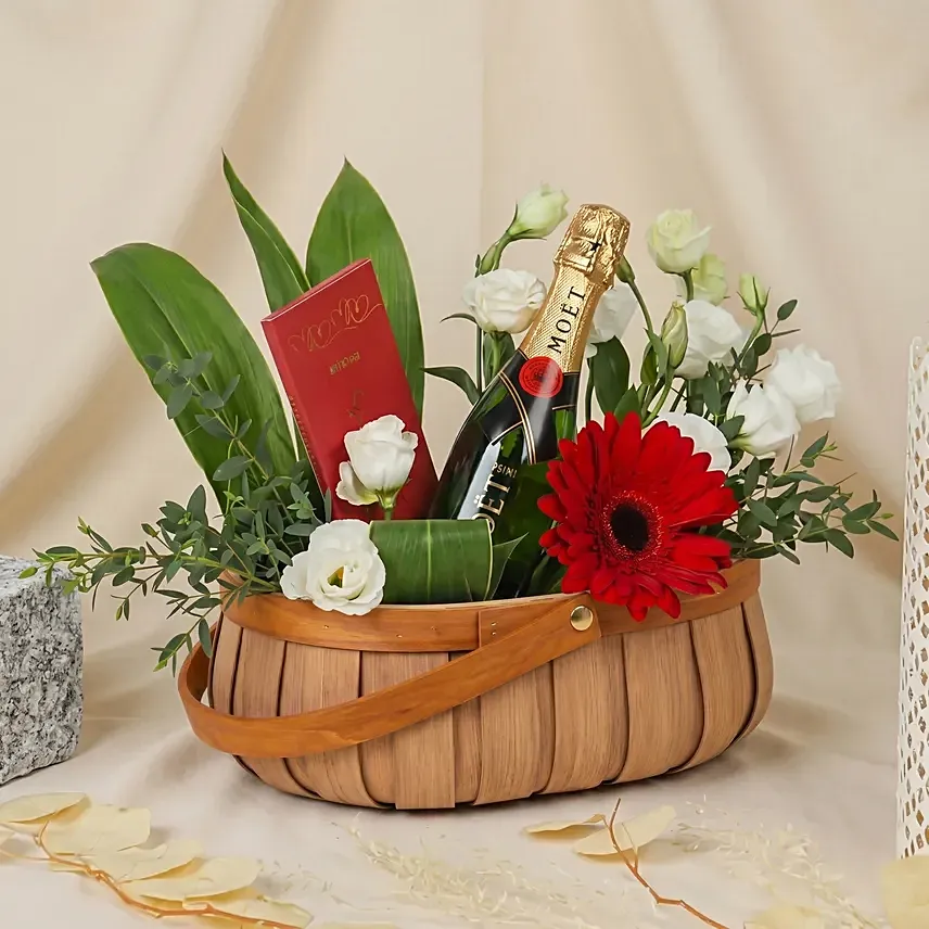 Rose & Ferrero Delight Basket: Christmas Chocolates