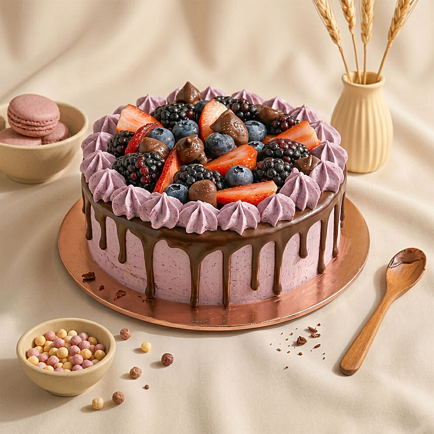 Delicious Chocolate Berry Cake: Birthday Cake Singapore