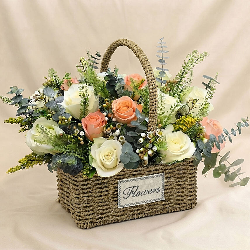 Beautiful Flowers Arrangement: Wedding Gifts