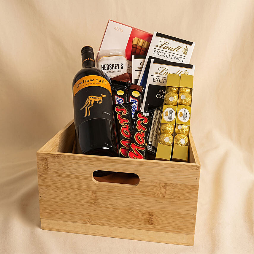 Smashing Wine & Chocolate Hamper: One Hour Window Hampers Delivery