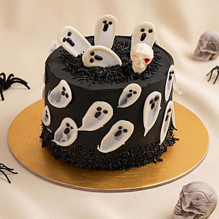 Flying Ghosts Halloween Chocolate Cake: Halloween Cakes