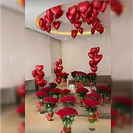 Room Full of Roses and Balloons: Flowers And Balloon Delivery