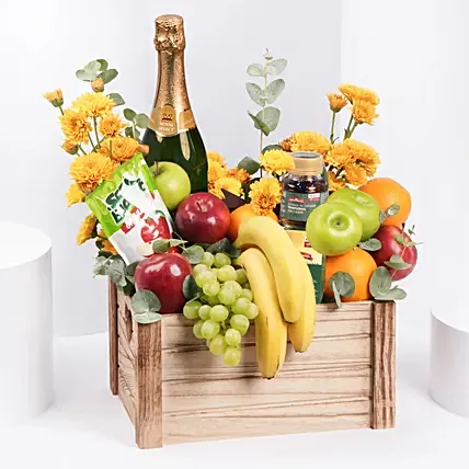 Sweetness Basket with Fruits: Hari Raya Hampers