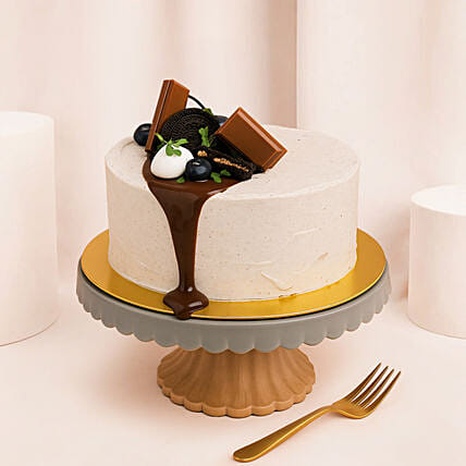 Yummy Kit Kat & Oreo Dripping Cake: Anniversary Cakes: Baked with Love