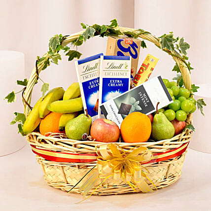Fruitful Hamper: Chocolate Hampers