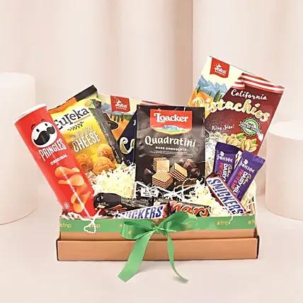 Luscious Snacks Hamper: Chocolate Hampers