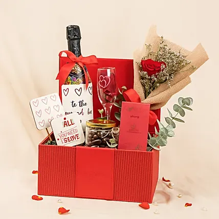Red Romance Luxury Hamper: Valentine's Day Hampers