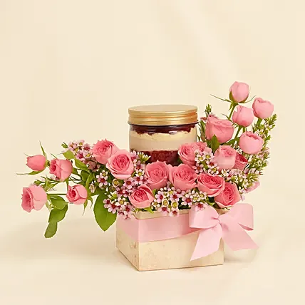 Jar Cake and Roses Box: Women's Day Gifts