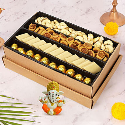 Cashew Sweets Chocolate and Savory Box: Sweets 