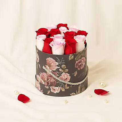 Red and Pink Roses in a Floral Box: 