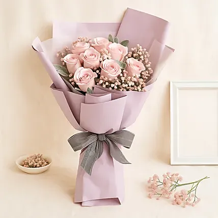 Beautiful Pink Roses Bunch: Baby's Breath Flowers
