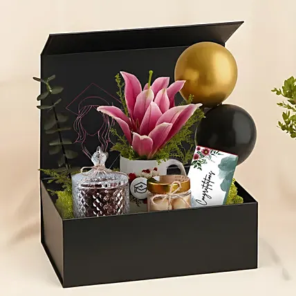 Convocation Celebrations Hamper for Her: Graduation Hampers