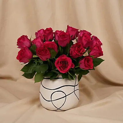 Romantic Dark Pink Roses for Valentine&rsquo;s Day: Valentine's Gifts