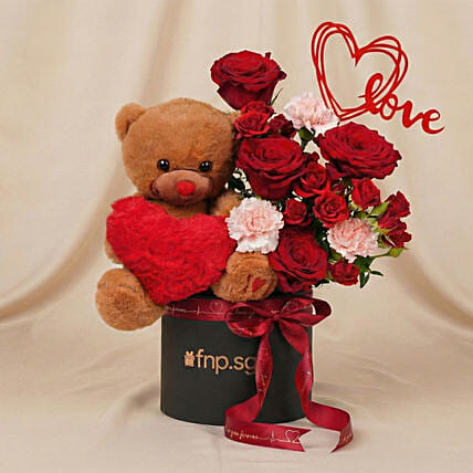 Love and Hugs - Valentines Gift Box: Valentine's Day Gifts