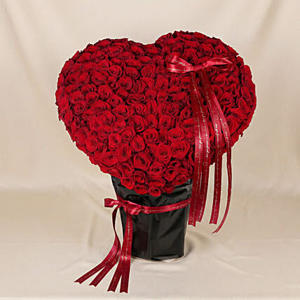 Grand Roses Heart Love Gesture: Kiss Day Gifts