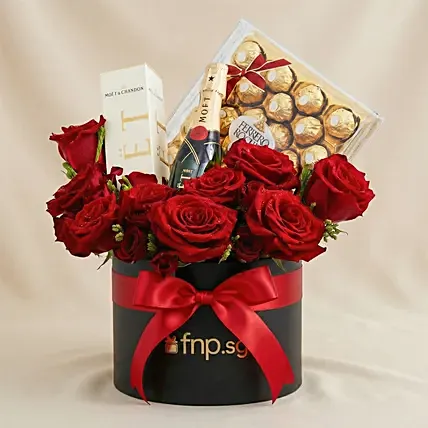 Roses, Rochers and Mini Moet Wine Gift For Valentines Day: Gifts