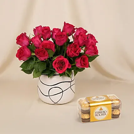 Romantic Dark Pink Roses for Valentine's Day n Chocolates Gift: Valentine's Day Chocolates