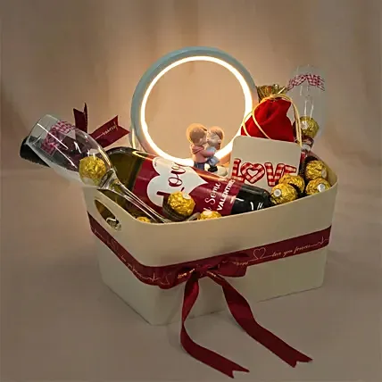 Love Moments Valentine Hamper: Valentine's Day Hampers