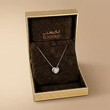 Diamond Heart & Gold Pendant Jewelry: 